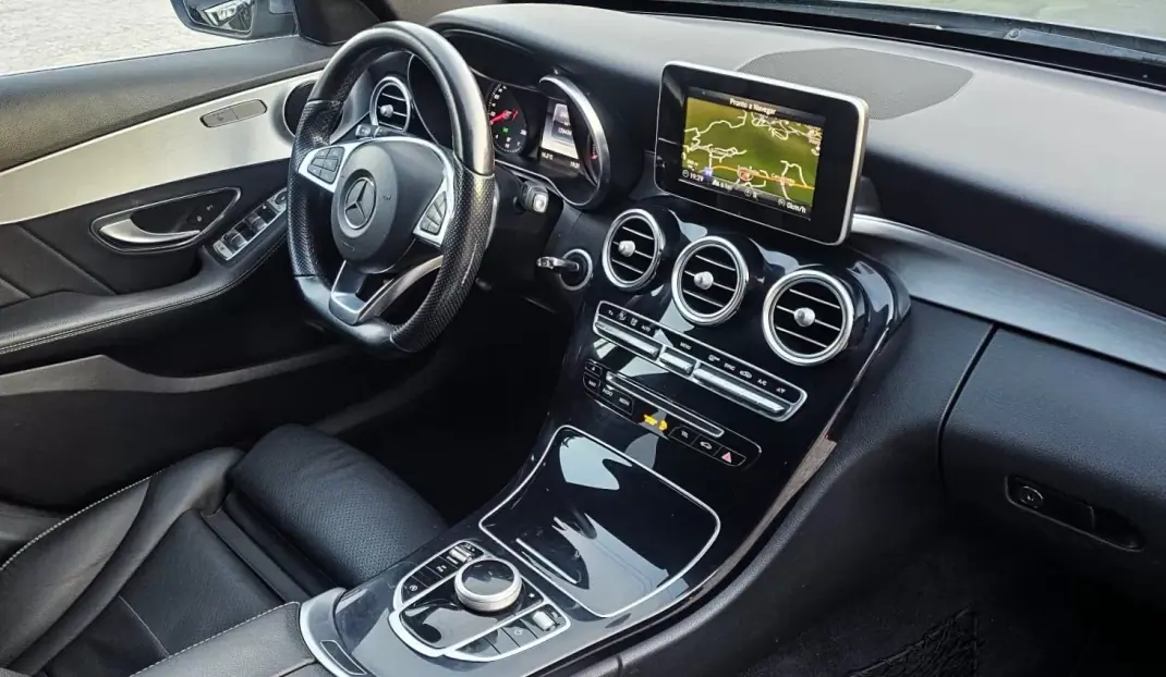Mercedes-Benz C 220 2017 - 26500 EUR, 126000 km - AUTO.MOTO.pt - 126000km - foto 29 de 32