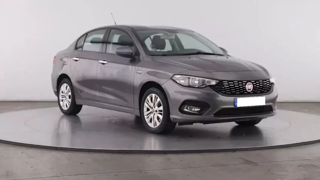 Fiat Tipo Sedan 2016 - 6999 EUR, 99000 km - AUTO.MOTO.pt - 99000km - foto 1 de 12