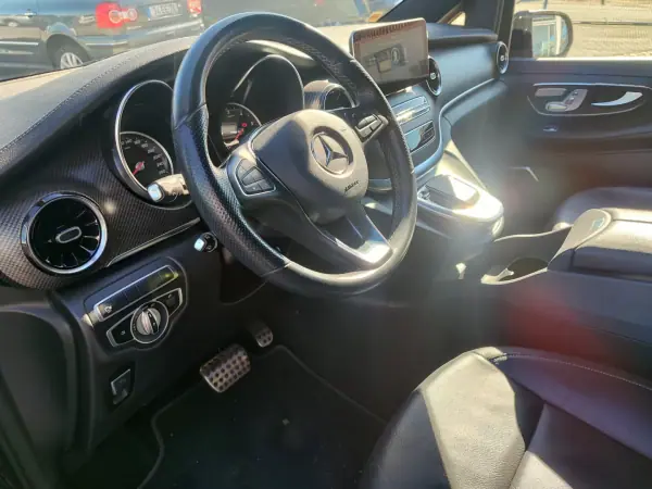Mercedes-Benz V 300 2020 - 49900 EUR, 120000 km - AUTO.MOTO.pt - 120000km - foto 17 de 19