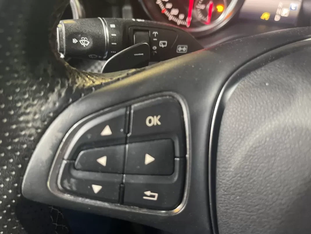 Mercedes-Benz A 200 2016 - 18450 EUR, 188000 km - AUTO.MOTO.pt - 188000km - foto 37 de 42