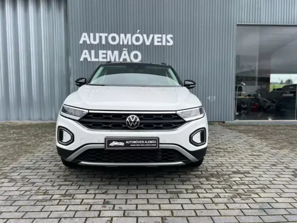 Volkswagen T-Roc 2025 - 28000 EUR, 12129 km - AUTO.MOTO.pt - 12129km - foto 2 de 18