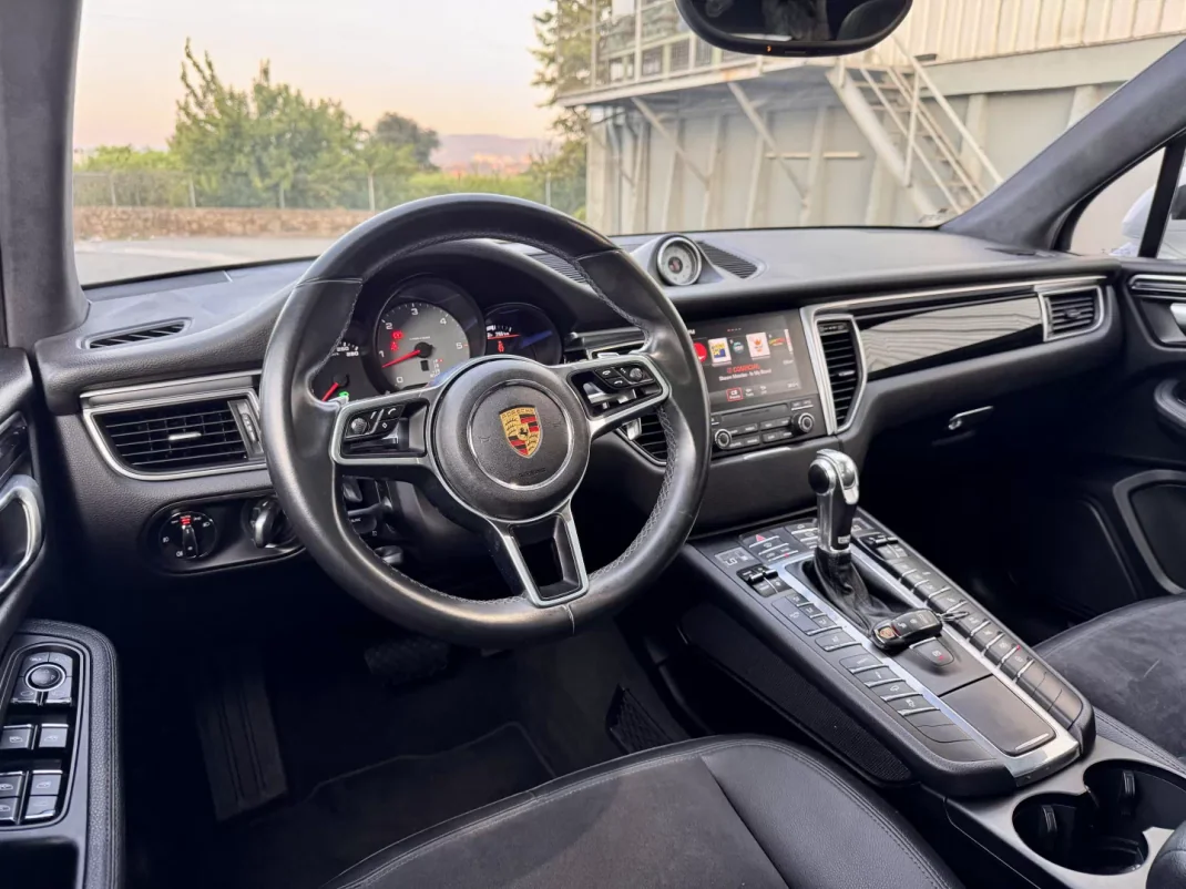 Porsche Macan 2016 - 45990 EUR, 132000 km - AUTO.MOTO.pt - 132000km - foto 16 de 34