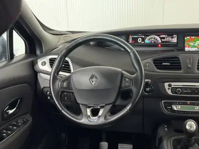 Renault Grand Scénic 2014 - 7990 EUR, 308370 km - AUTO.MOTO.pt - 308370km - foto 18 de 20