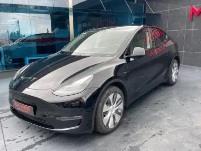 Tesla Model Y 2022 - 39900 EUR, 39000 km - 39000km - foto 3 de 11