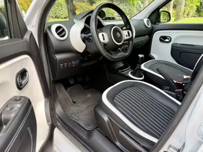 Renault Twingo 2021 - 9890 EUR, 158900 km - AUTO.MOTO.pt - 158900km - foto 2 de 33