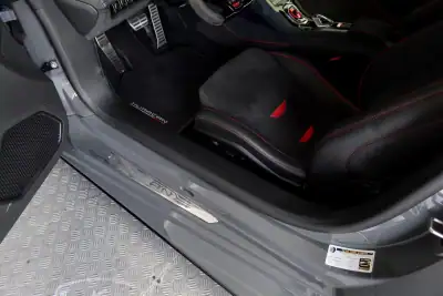 Lamborghini Huracán 2020 - 370000 EUR, 14152 km - AUTO.MOTO.pt - 14152km - foto 18 de 19
