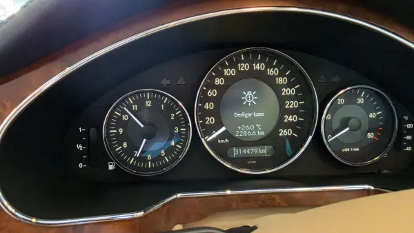 Mercedes-Benz CLS 320 2008 - 12900 EUR, 314479 km - AUTO.MOTO.pt - 314479km - foto 46 de 60
