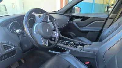 Jaguar F-Pace 2017 - 18900 EUR, 149000 km - 149000km - foto 19 de 23