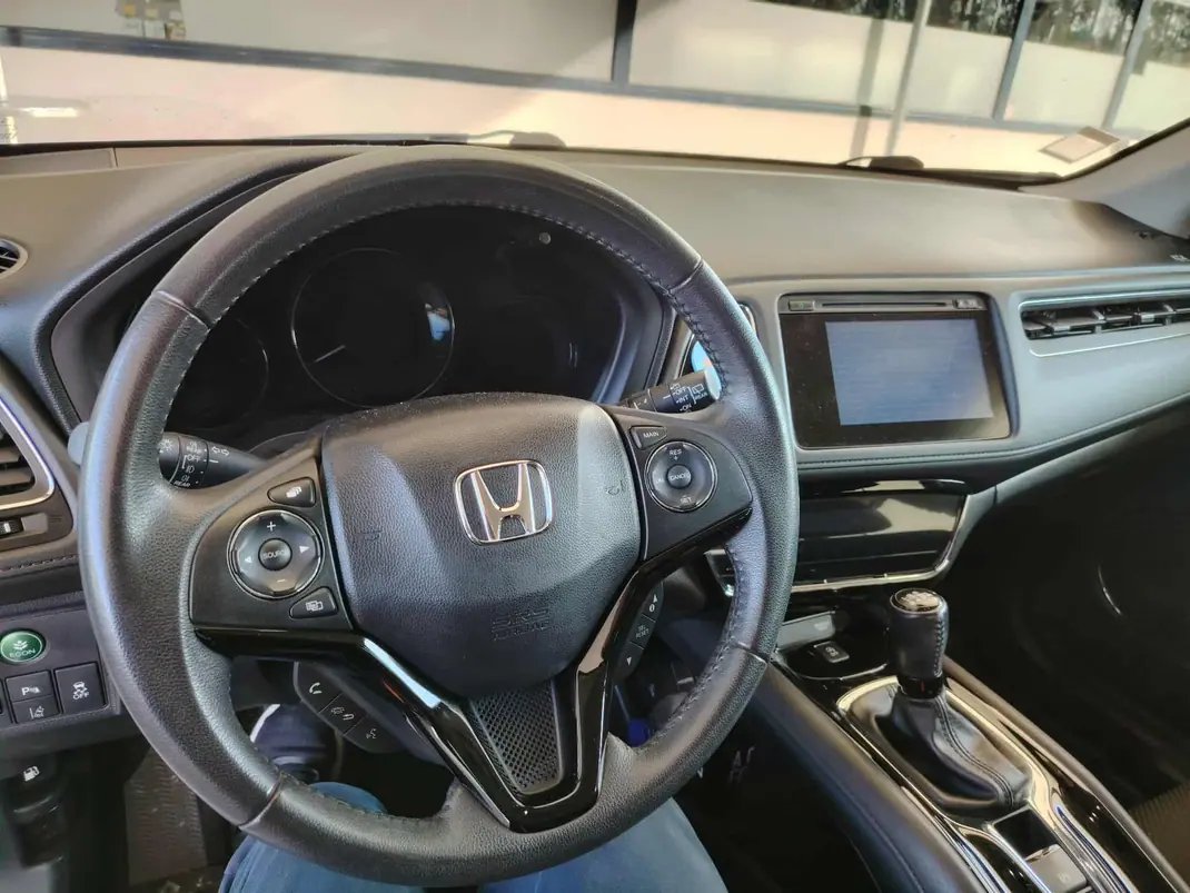 Honda HR-V 2018 - 17000 EUR, 135000 km - AUTO.MOTO.pt - 135000km - foto 3 de 5