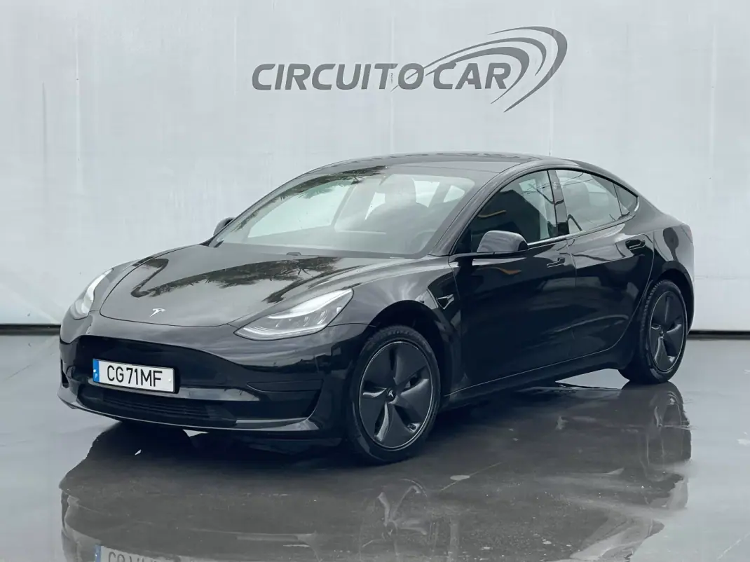 Tesla Model 3 2019 - 22995 EUR, 126801 km - AUTO.MOTO.pt - 126801km - foto 1 de 40