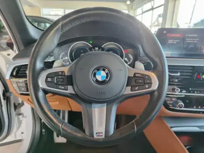 BMW 530e 2019 - 31500 EUR, 46900 km - AUTO.MOTO.pt - 46900km - foto 27 de 39