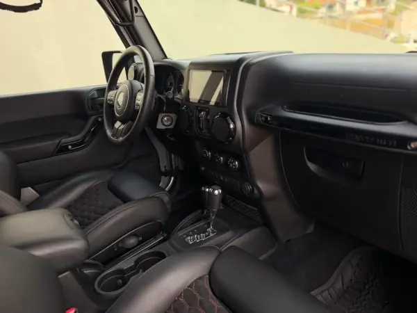 Jeep Wrangler Unlimited 2014 - 78500 EUR, 95000 km - 95000km - foto 17 de 31