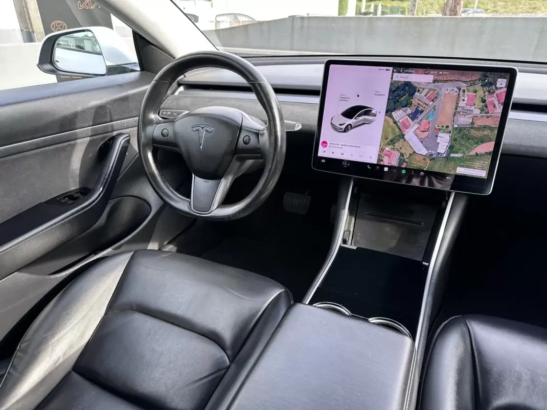 Tesla Model 3 2019 - 15500 EUR, 333000 km - AUTO.MOTO.pt - 333000km - foto 47 de 62