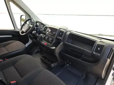 Peugeot Boxer 2020 - 14500 EUR, 149900 km - AUTO.MOTO.pt - 149900km - foto 14 de 19