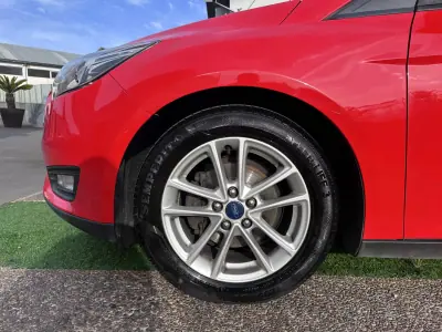 Ford Focus 2017 - 9900 EUR, 190000 km - AUTO.MOTO.pt - 190000km - foto 19 de 50