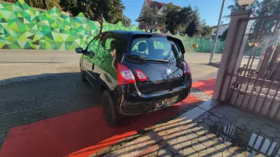 Renault Twingo 2014 - 4890 EUR, 112000 km - AUTO.MOTO.pt - 112000km - foto 17 de 20