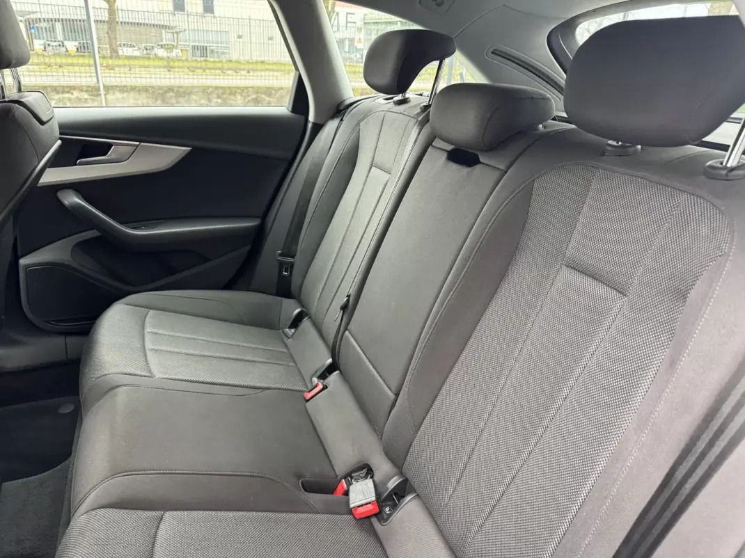Audi A4 Avant 2016 - 20500 EUR, 130000 km - AUTO.MOTO.pt - 130000km - foto 12 de 16