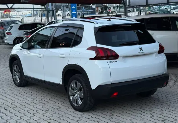 Peugeot 2008 2019 - 13250 EUR, 90000 km - AUTO.MOTO.pt - 90000km - foto 2 de 16