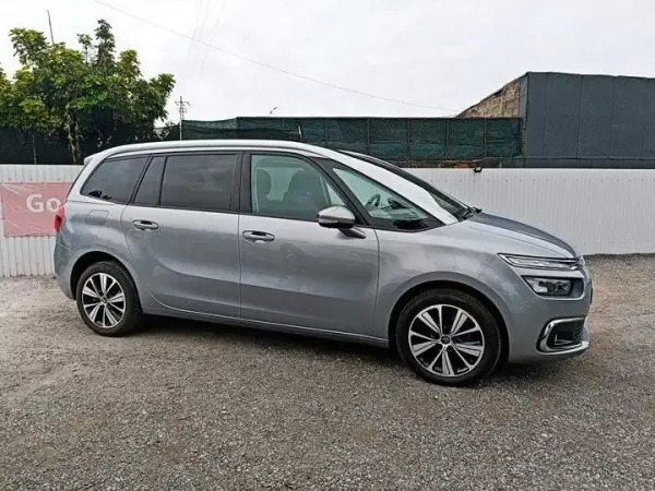 Citroën C4 Spacetourer 2019 - 19900 EUR, 90359 km - AUTO.MOTO.pt - 90359km - foto 9 de 27