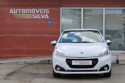 Peugeot 208 2016 - 8250 EUR, 137000 km - AUTO.MOTO.pt - 137000km - foto 6 de 26