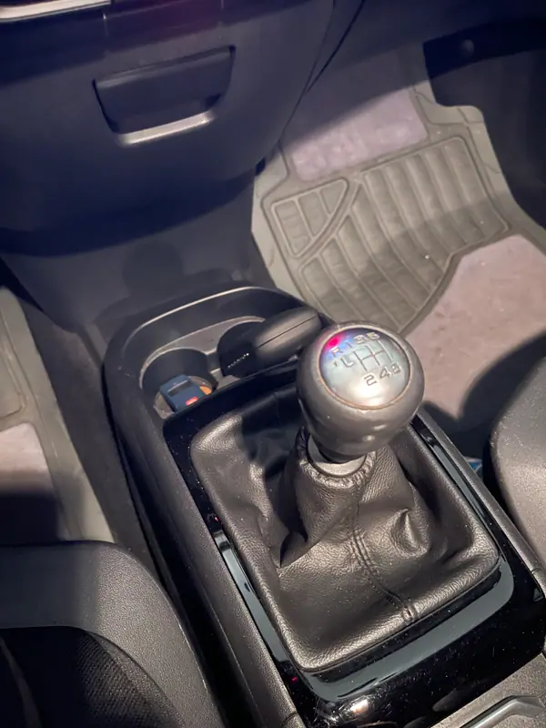 Citroën C4 Grand Picasso 2018 - 8000 EUR, 224000 km - AUTO.MOTO.pt - 224000km - foto 5 de 15