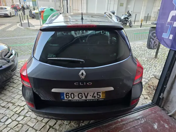 Renault Clio Break 2008 - 3999 EUR, 208437 km - AUTO.MOTO.pt - 208437km - foto 5 de 19