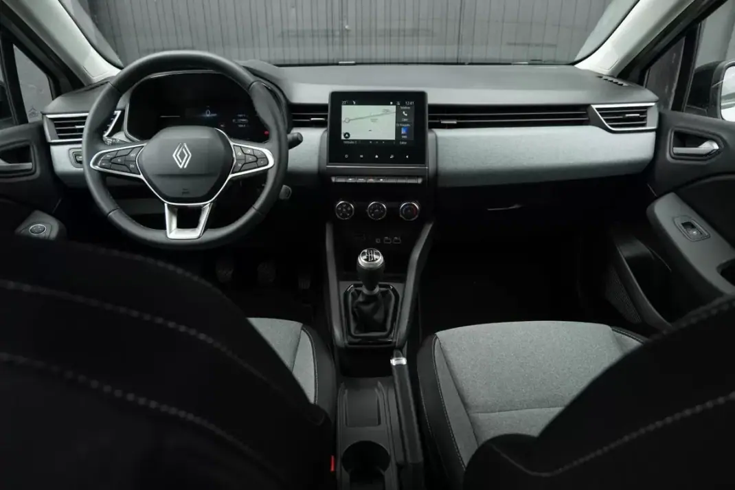 Renault Clio 2024 - 18900 EUR, 14000 km - AUTO.MOTO.pt - 14000km - foto 4 de 23