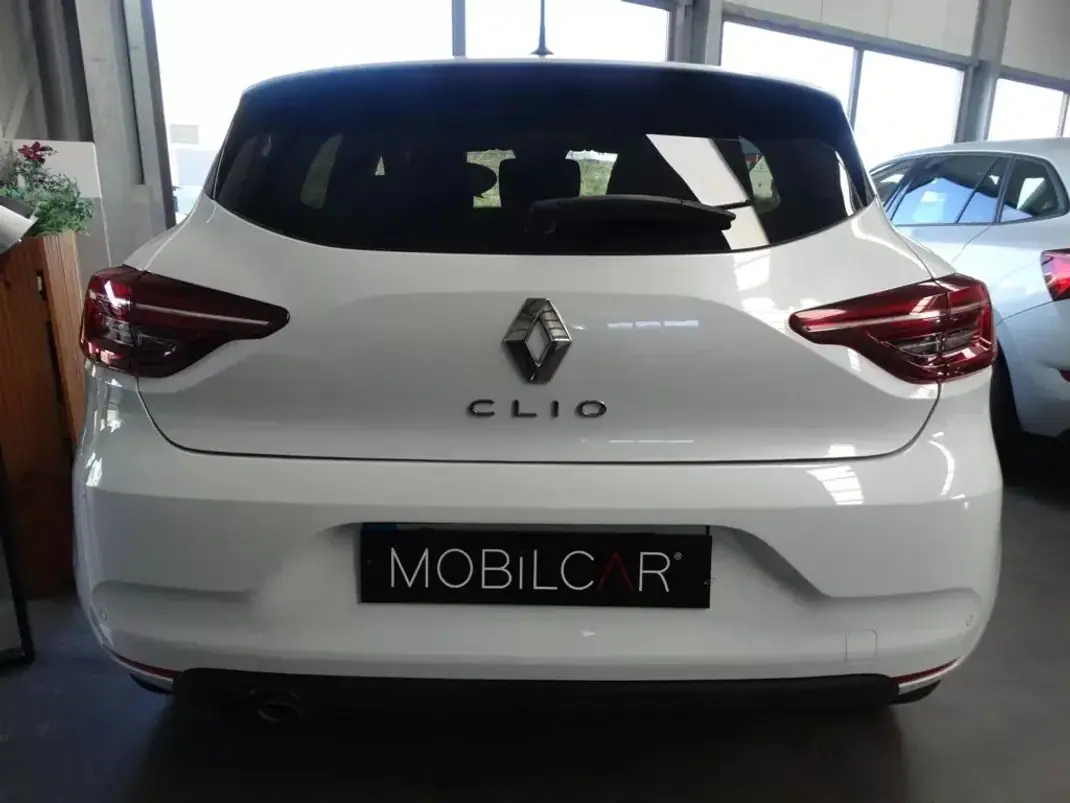 Renault Clio 2021 - 15200 EUR, 72469 km - 72469km - foto 22 de 24