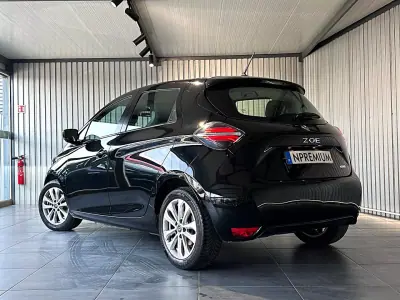 Renault Zoe 2020 - 16500 EUR, 105000 km - AUTO.MOTO.pt - 105000km - foto 6 de 34