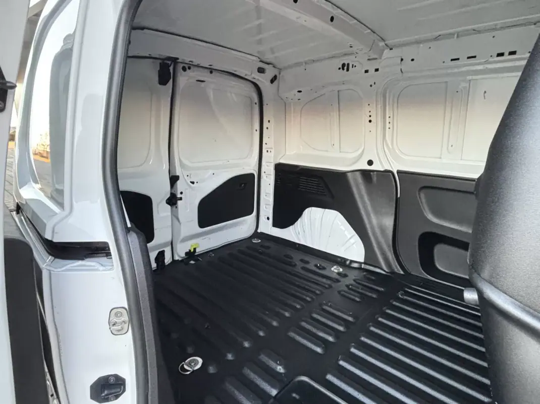 Peugeot PARTNER 1.6 BLUEHDI 3 LUGARES 2019 - 13900 EUR, 97000 km - AUTO.MOTO.pt - 97000km - foto 33 de 34