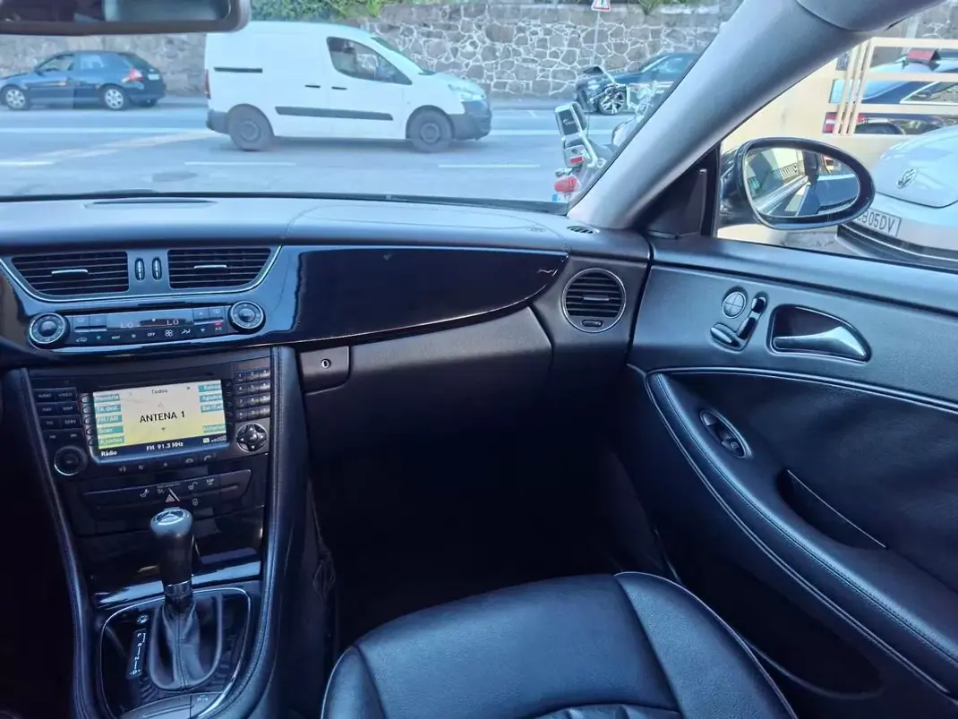 Mercedes-Benz CLS 320 2006 - 14900 EUR, 299952 km - 299952km - foto 31 de 38
