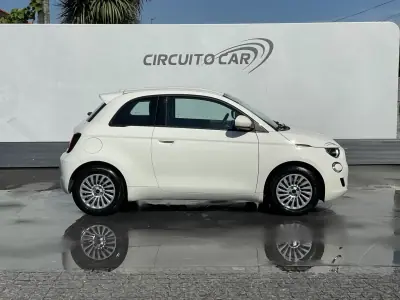 Fiat 500e 2022 - 13600 EUR, 53336 km - AUTO.MOTO.pt - 53336km - foto 8 de 36