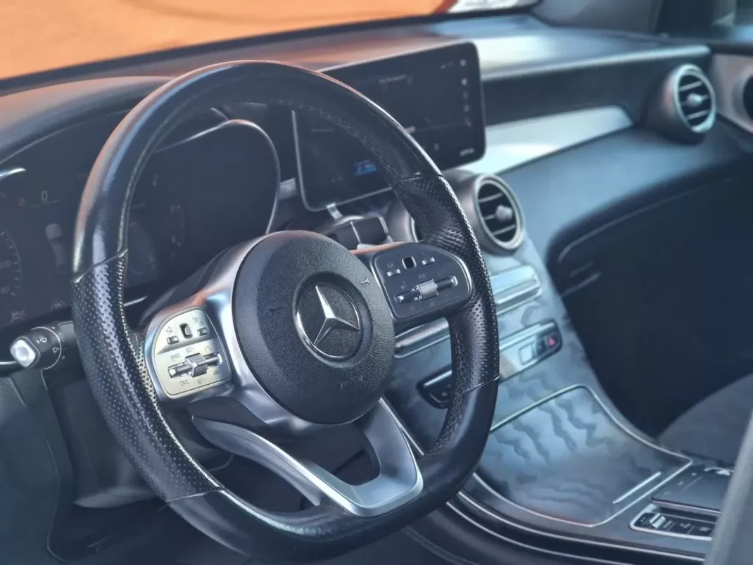 Mercedes-Benz GLC 220 2019 - 48500 EUR, 120000 km - AUTO.MOTO.pt - 120000km - foto 17 de 28