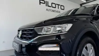 Volkswagen T-Roc 2019 - 14490 EUR, 175696 km - AUTO.MOTO.pt - 175696km - foto 2 de 25