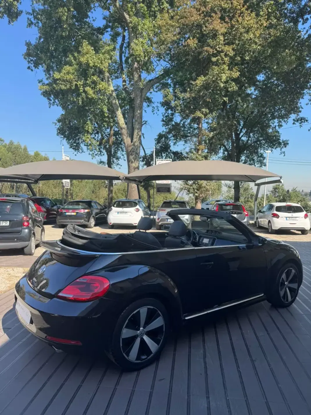 Volkswagen New Beetle Cabriolet 2014 - 27500 EUR, 99600 km - 99600km - foto 11 de 11