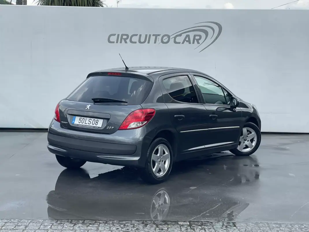 Peugeot 207 2011 - 5450 EUR, 211655 km - AUTO.MOTO.pt - 211655km - foto 3 de 24
