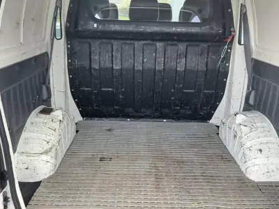 Toyota HiAce 2010 - 12500 EUR, 331380 km - AUTO.MOTO.pt - 331380km - foto 30 de 30