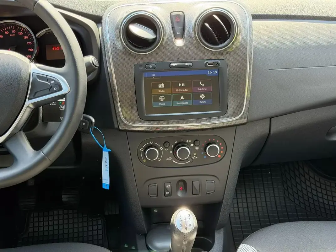 Dacia Sandero 2020 - 11900 EUR, 36911 km - AUTO.MOTO.pt - 36911km - foto 10 de 21