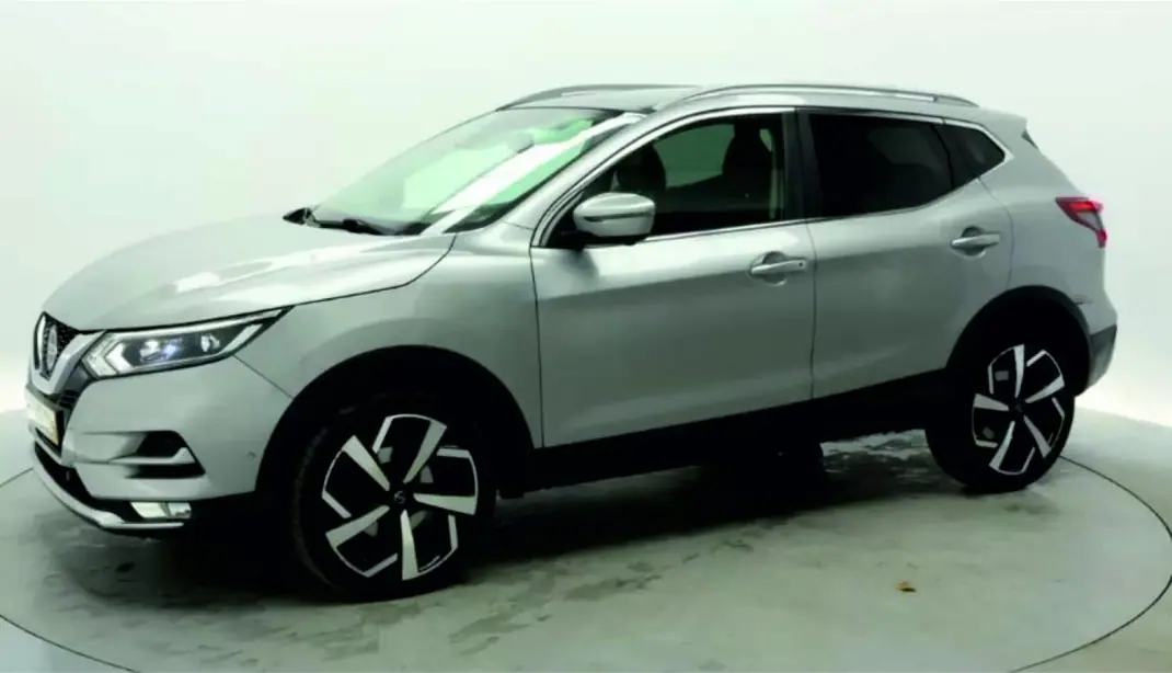 Nissan Qashqai 2018 - 19990 EUR, 90000 km - 90000km - foto 2 de 10