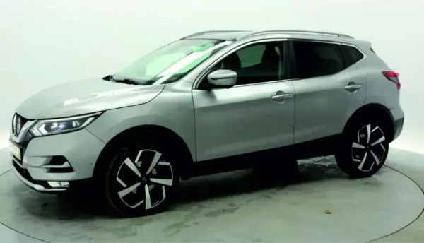 Nissan Qashqai 2018 - 20590 EUR, 90000 km - AUTO.MOTO.pt - 90000km - foto 2 de 10