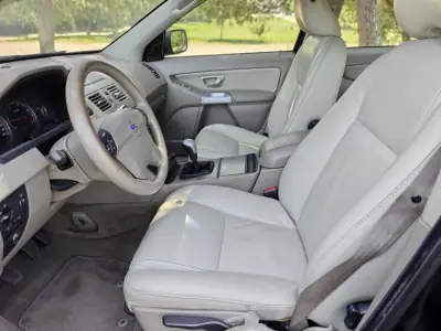 Volvo XC 90 2005 - 8490 EUR, 243750 km - AUTO.MOTO.pt - 243750km - foto 13 de 35
