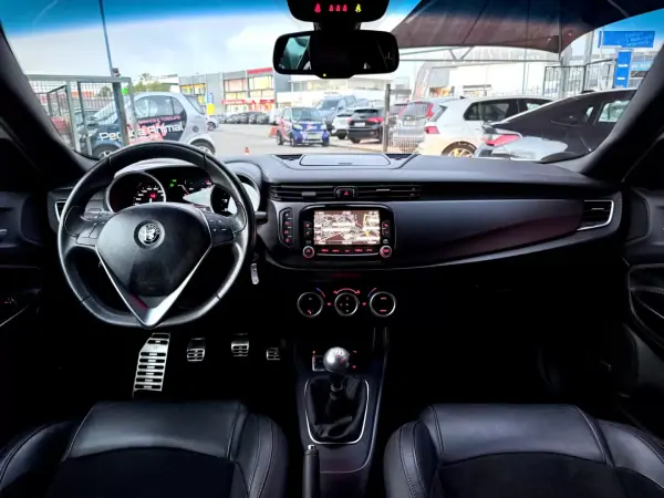 Alfa Romeo Giulietta 2016 - 13950 EUR, 139000 km - AUTO.MOTO.pt - 139000km - foto 5 de 18