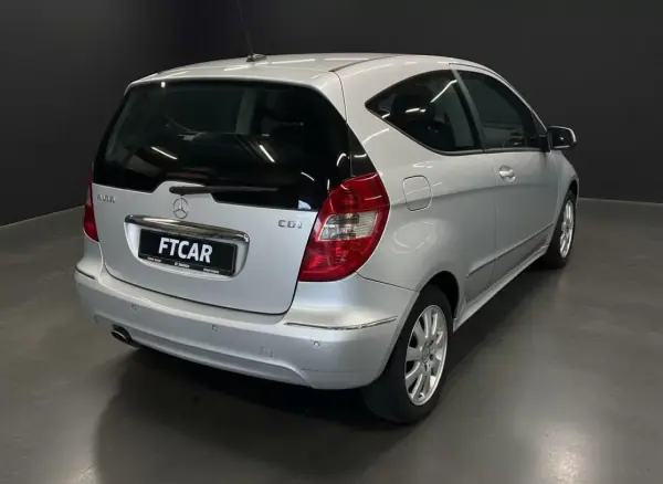 Mercedes-Benz A 180 2009 - 9990 EUR, 187484 km - AUTO.MOTO.pt - 187484km - foto 2 de 6