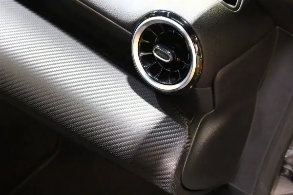 Mercedes-Benz CLA 250 2022 - 27900 EUR, 99000 km - AUTO.MOTO.pt - 99000km - foto 7 de 33