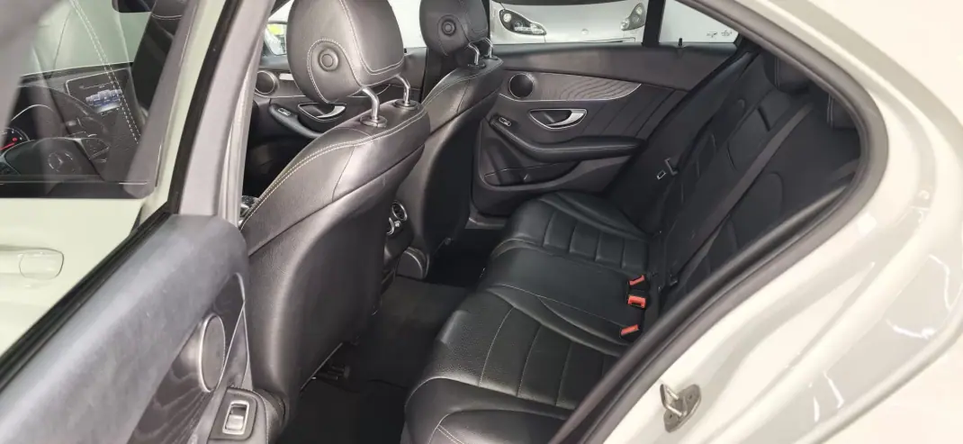 Mercedes-Benz C 220 2016 - 22990 EUR, 170000 km - AUTO.MOTO.pt - 170000km - foto 25 de 36
