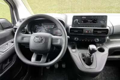 Toyota Proace City 1.5D L1 Comfort IVA DEDUTÍVEL 2022 - 14400 EUR, 159000 km - AUTO.MOTO.pt - 159000km - foto 3 de 26