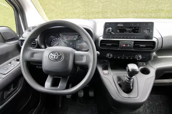 Toyota Proace City 1.5D L1 Comfort IVA DEDUTÍVEL 2022 - 14400 EUR, 159000 km - AUTO.MOTO.pt - 159000km - foto 3 de 26