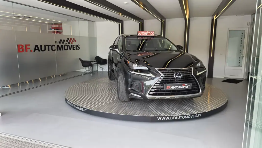 Lexus NX 300h 2018 - 31900 EUR, 78634 km - AUTO.MOTO.pt - 78634km - foto 10 de 65