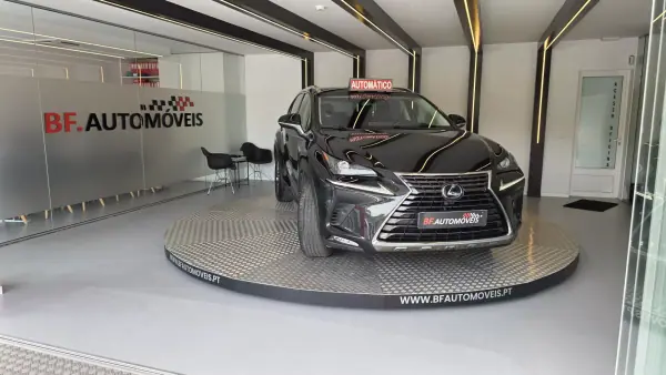 Lexus NX 300h 2018 - 31900 EUR, 78634 km - AUTO.MOTO.pt - 78634km - foto 10 de 65