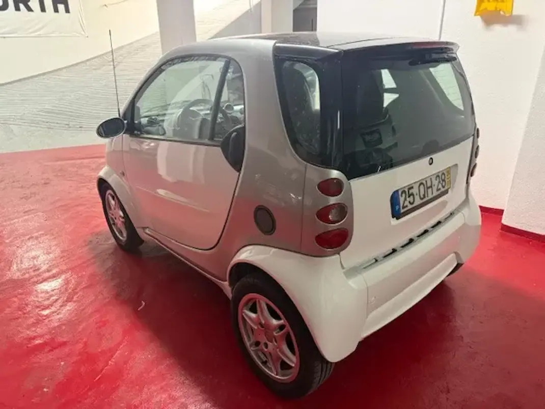 Smart Fortwo Cabrio 2004 - 4250 EUR, 122000 km - AUTO.MOTO.pt - 122000km - foto 7 de 29